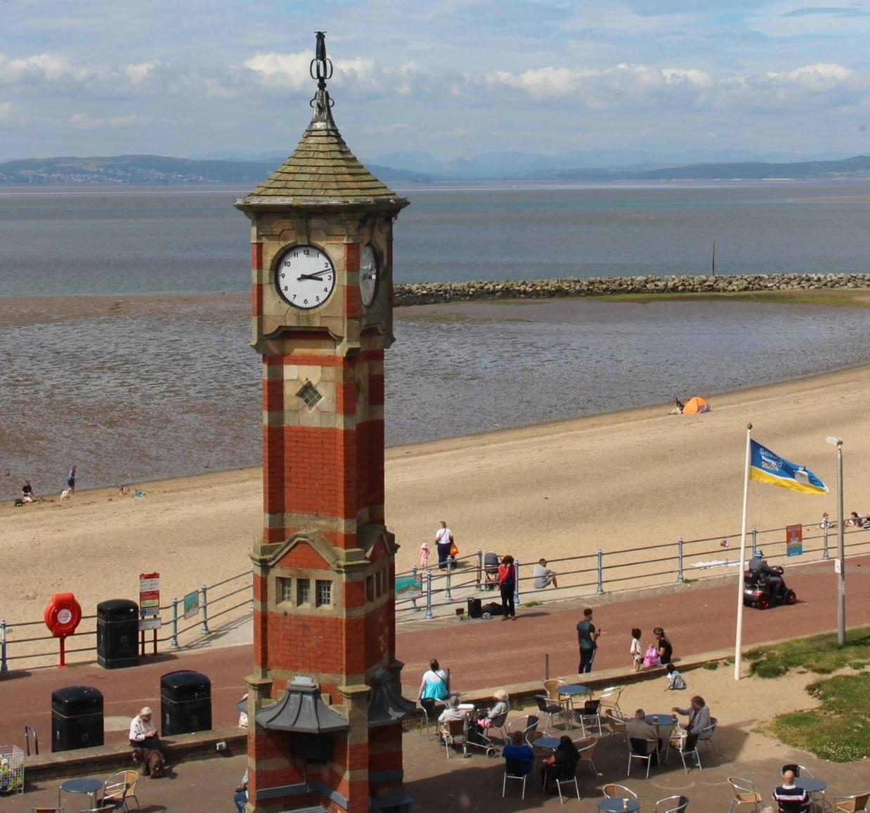 Clock Tower 1 Apartment